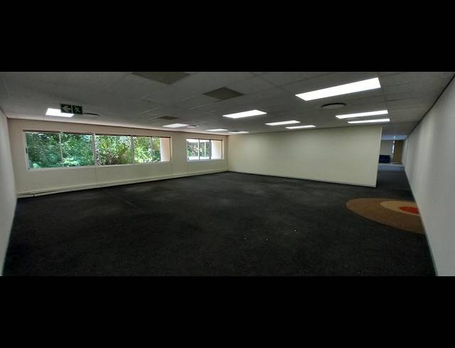 1,203M² OFFICE TO LET IN WOODMEAD